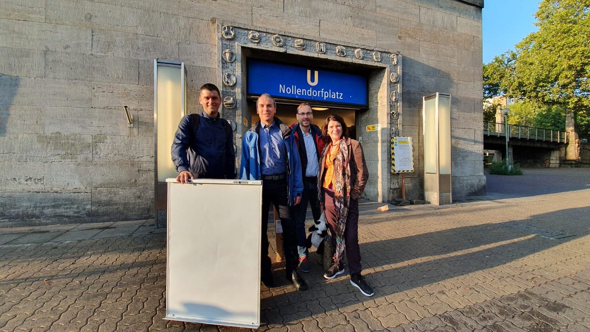 It's today! <a href="/LivvySpeaks/">olivia schofield</a> , @florianmueck , <a href="/PeterZinn/">Peter Zinn</a>  and <a href="/ZimmerJohn/">John Zimmer🇨🇦✊</a>  are all ready to give you the charisma boost you've been waiting for.
__
#presentation #training #Berlin #publicspeaking #spectacularspeaking #DDay