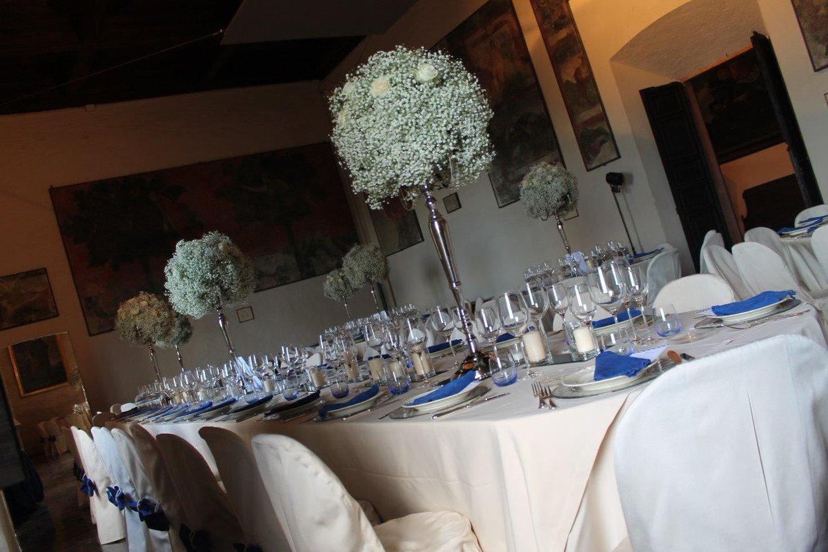 the unique elegance of the imperial table 
Omnia Wedding