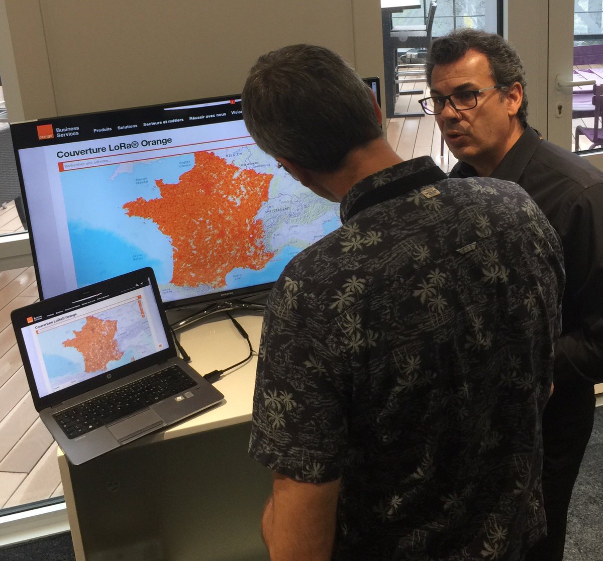 lmarchou's tweet image. Bcp de monde à la journée IoT for business !

 Démo d’un testeur de couverture #LoRa avec en toile de fond la belle couverture exterieure déployée par @Orange_France 

👏 @LaurentChivot 👍
 
#IoTforBusiness @orange @OrangeGardens @ThyGat