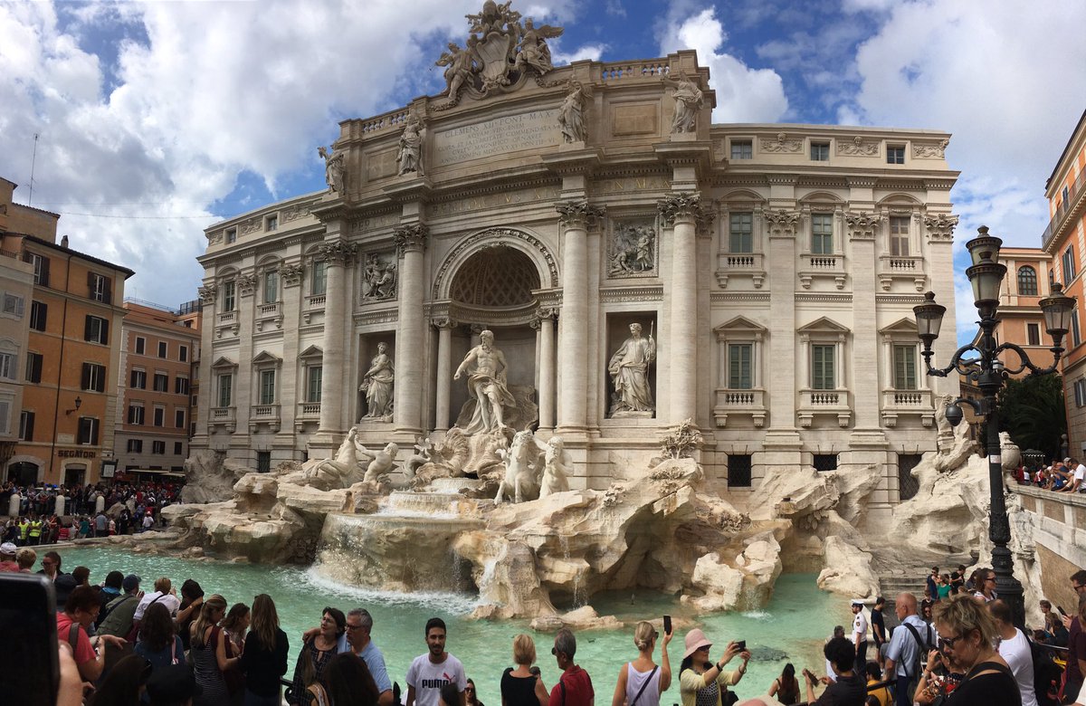 Little trip in Italy with <a href="/SoniaKdg/">Kdg Sonia</a> ! #POIfriends #Italy #Trevi