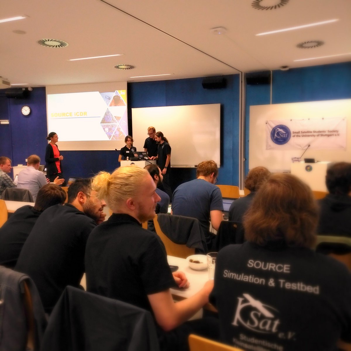 KSat_Stuttgart's tweet photo. Wir beginnen unser iCDR! 

Es begrüßt Prof. Dr.-Ing. Sabine Klinkner gefolgt von unserer Teamleitung. https://t.co/i3SzARhDmX