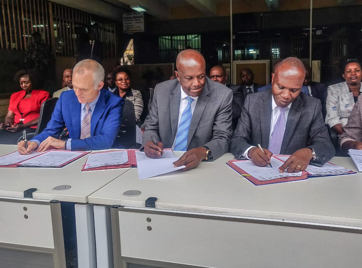 Invest in land, they no longer make it! Land is the basis of existence and development. I am very proud of the parnership between @GovernmentofKenya <a href="/EUinKenya/">European Union In Kenya</a> and <a href="/FAO/">Food and Agriculture Organization</a> in enhancing land governance for better investment. We have made impressive progress.