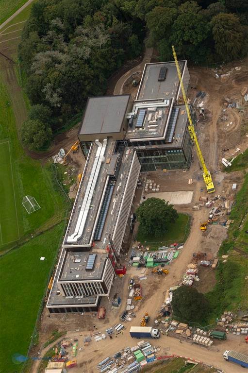 HICLancaster's tweet photo. Here's the latest images of construction work on the new campus. Huge windows being installed which will ensure the building is flooded with natural light. The old Tommy Cooper gag about going window shopping and buying four windows never felt so relevant. 😂 #health #innovation https://t.co/2pEkEnLW2G
