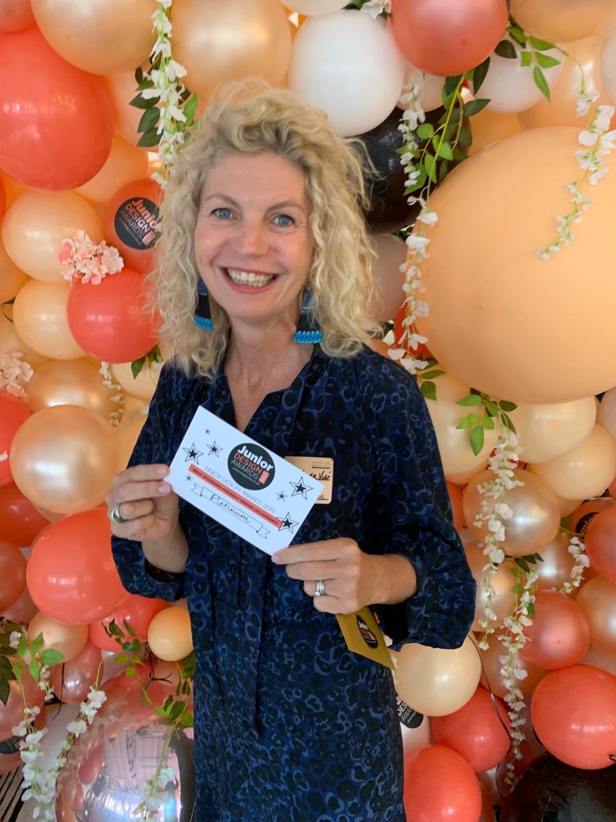 It was #platinum award for Artisanne at #jda19 @JuniorAwards19 🎉🙏
I welled up opening our envelope! #smallbiz #fairtrade #handmadebaskets #alibababaskets