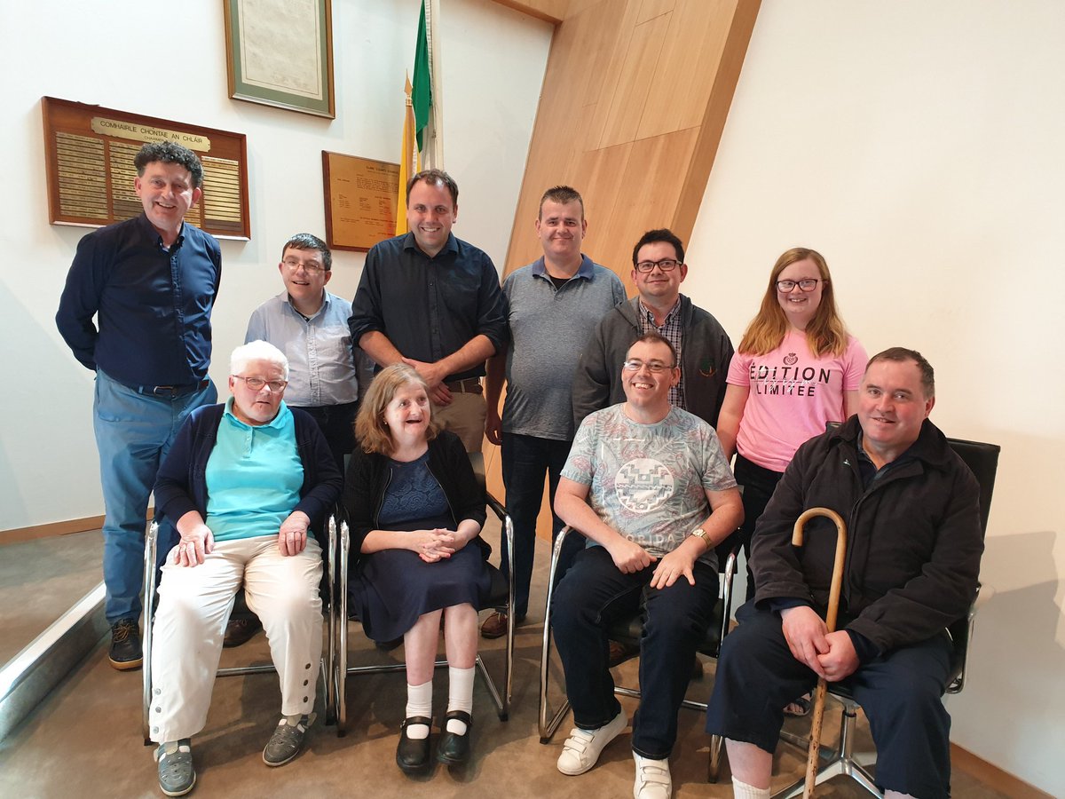 Graduates of @LimerickIT @AppSocScs_LIT @LITFLLimerick 'Campaigning for Human Rights and Equality' meeting with Mayor Cathal Crowe and Mayor Johnny Flynn last July to initiate the @ClareCoCo @MakeWayDay project with @DisabilityFed #MakeWayDay #makewayclare