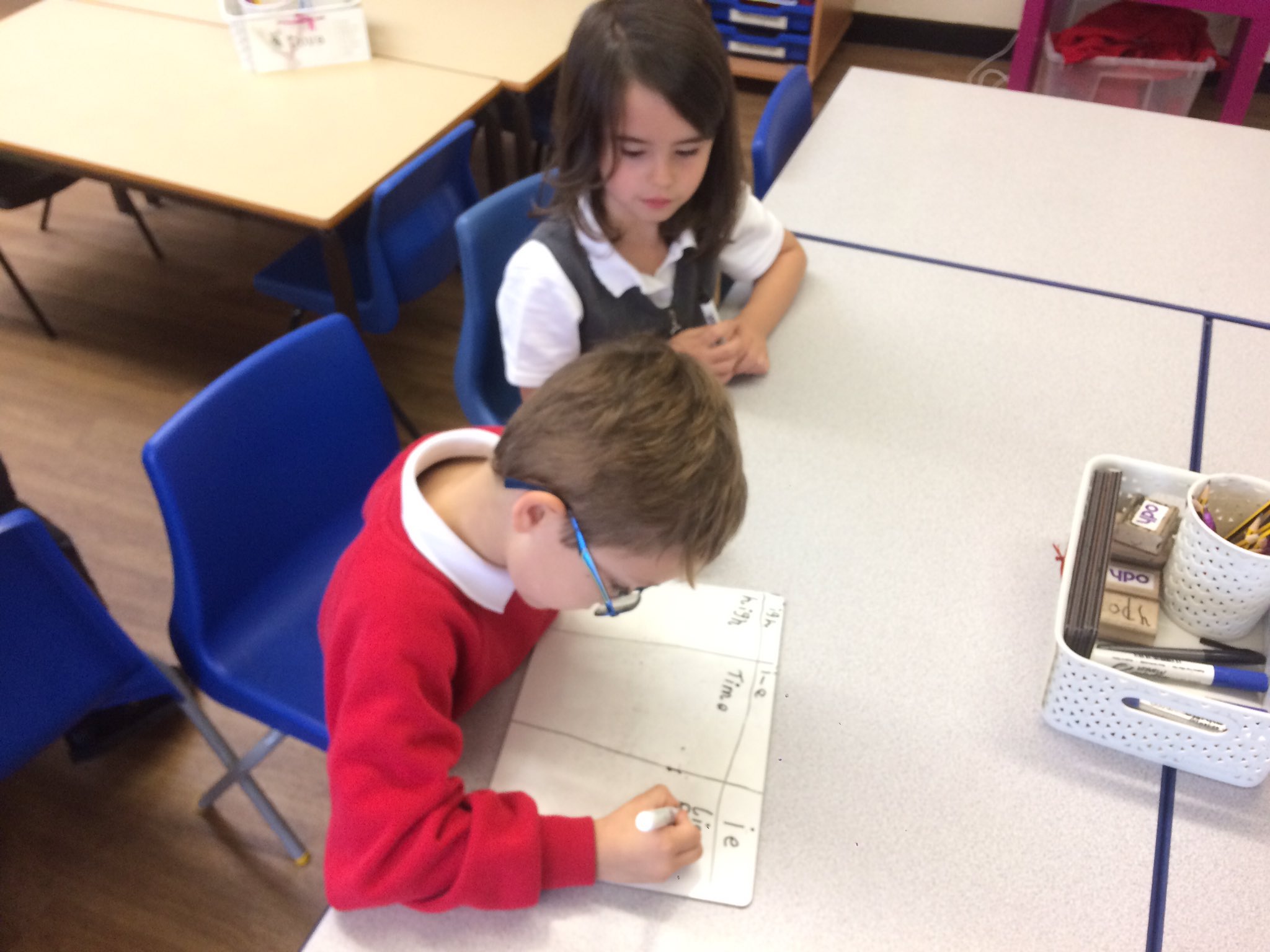 Horn's Mill Primary on Twitter "Team 2 are completing a spelling investigation this morning. We