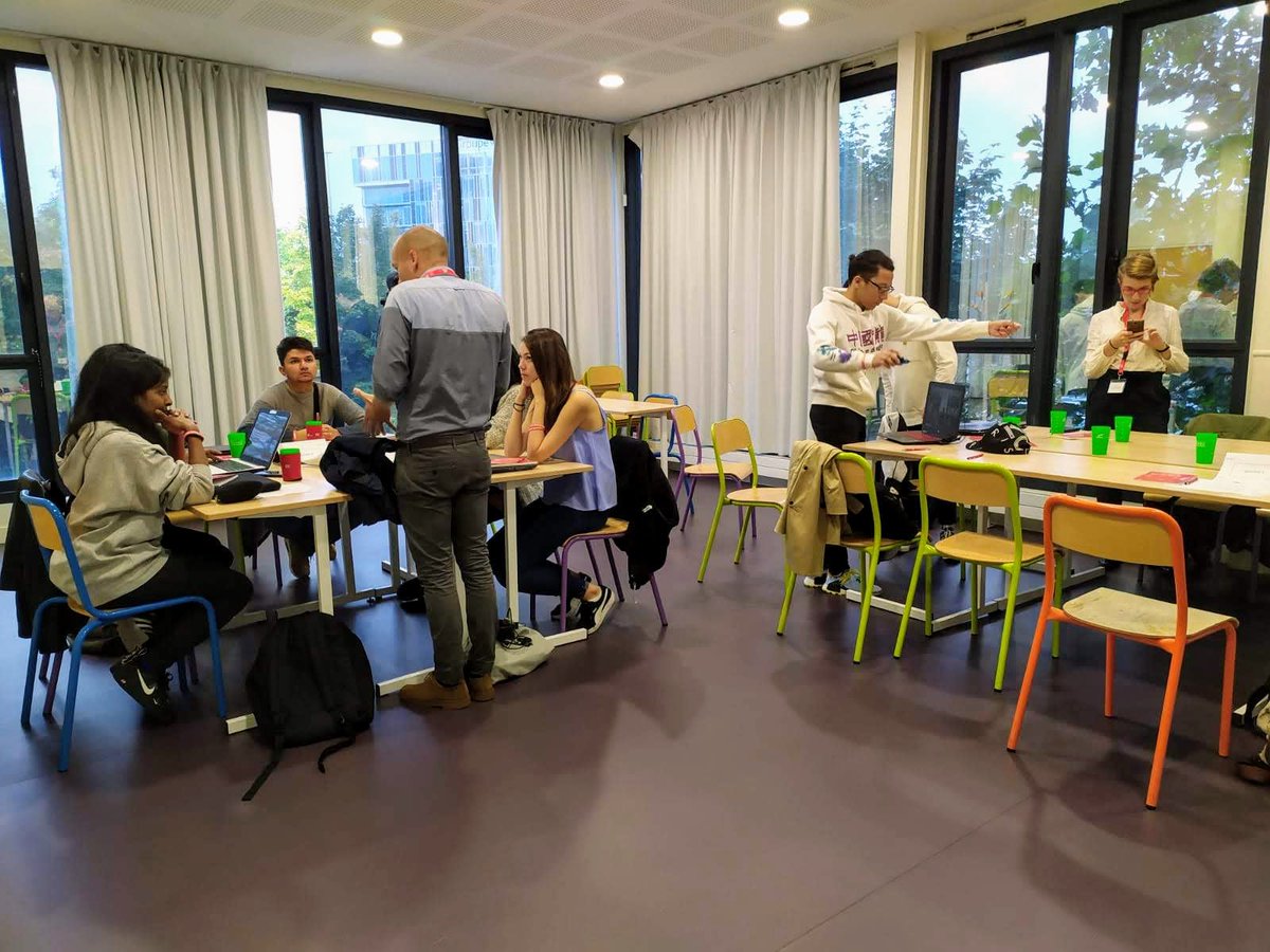 UPECactus's tweet photo. #Hackathon_eMed Les participants en action 💡💻🔍

#hackathon #santépublique https://t.co/ZotRcKy3g4