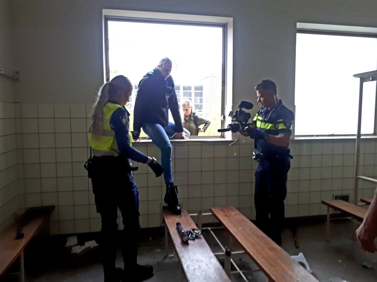 Samen met @wa_rsd_centrum en @wa_Roosendaal04 voeren we momenteel een controle uit in een leegstaand pand. <a href="/Nicoleroelands/">Nicole Roelands</a> van <a href="/BNDeStemRdaal/">BN DeStem Roosendaal</a> loopt met ons mee.