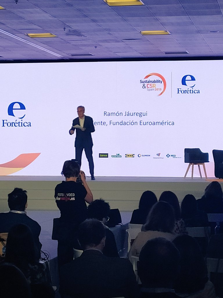 Ethic_'s tweet photo. 👉 "La sostenibilidad no puede ser solo el combate contra el cambio climático, tiene que ser una transformación social". @RJaureguiA en #CSRSpain2019 #SustainabilityCSRSpain2019 @foretica https://t.co/03HOqJx0Ft