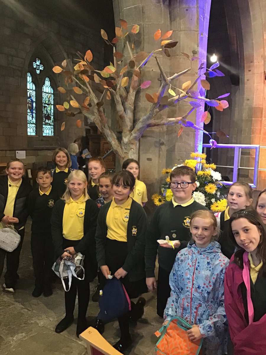 Year 6 had a lovely afternoon at the music festival. Look at the amazing trees they created with <a href="/BenDavisCreate/">Ben Davis</a> <a href="/nwimf/">North Wales International Music Festival</a>