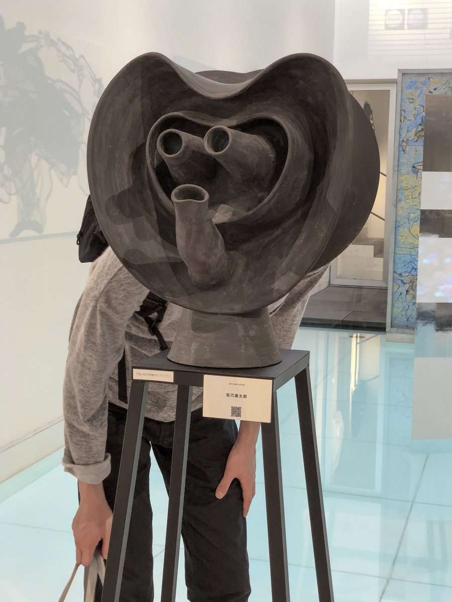amnjrn's tweet photo. 作家100人の10万円均一のコンペティション， #ARTSTARTUP100

あたかも価値の高い作家・作品というものがあるように普段は思ってるけど，どの作家でどんな作品であれ10万円として売ったものが10万の価値なんだなぁと思う展示。

マージンなく10万全額作家に入るし，おトクに感じる作品も多いです。 https://t.co/eJkxNws4dO