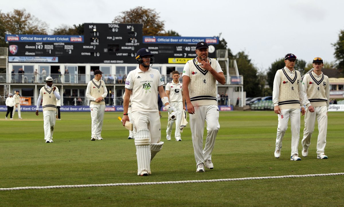 🏏 185 appearances 💥 324 wickets 🧢 County Cap 213 👏👏👏 @mitchellclaydon #ThankYouMitch