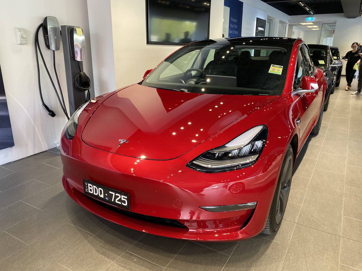 longzheng's tweet image. Introducing Red Dragon delivered at 4:30pm in Richmond weighing 1847kg. #model3au