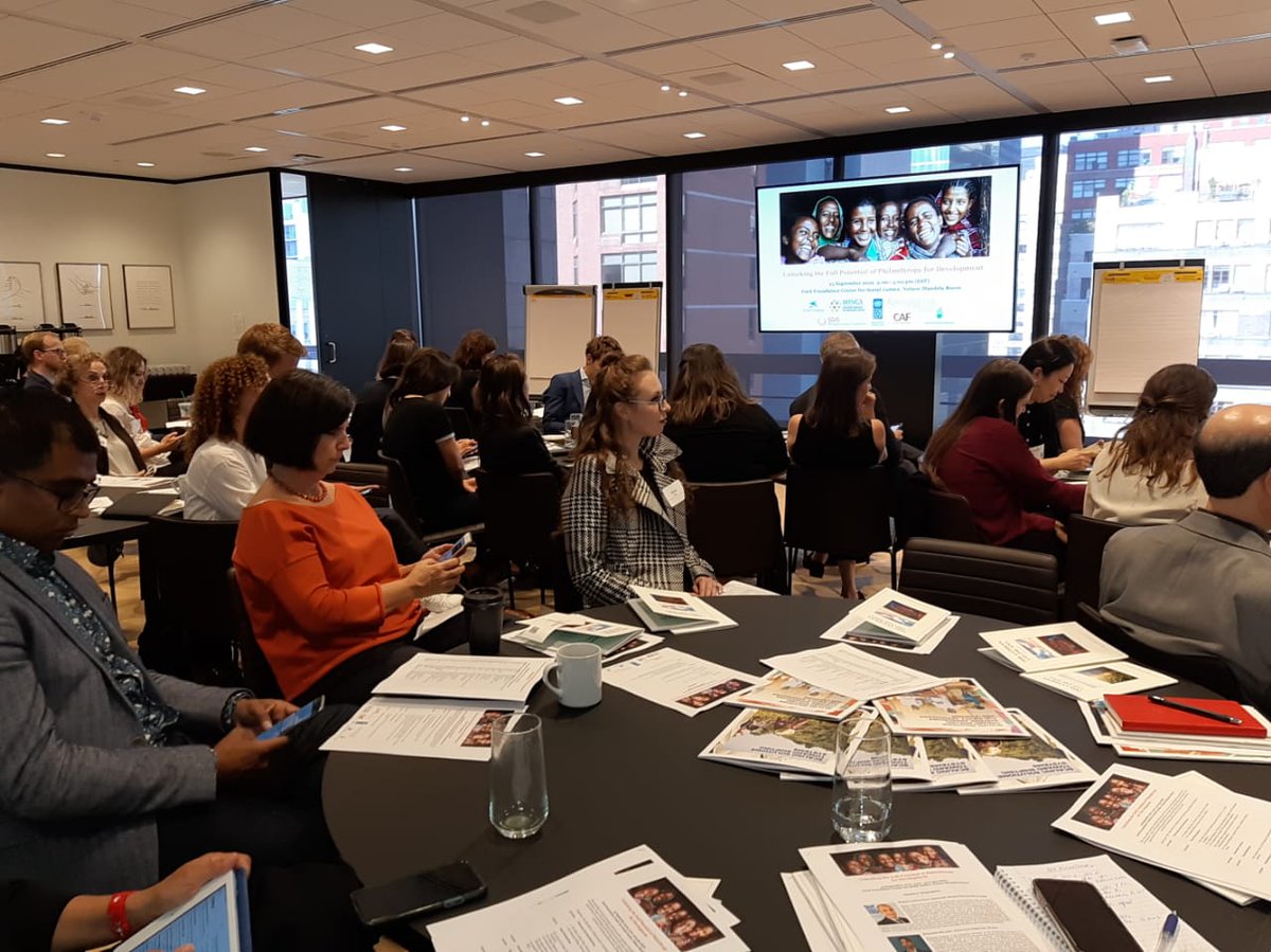 FundlaCaixa's tweet photo. @ONU_es @wings_info @UNDP @RockPhilanth @AKF_Global What role can philanthropy play in the #SDGs? We share our commitment to the Sustainable Development Goals within the context of the @UN General Assembly in #NewYork. #Act4SDGs https://t.co/aD76uULnAu