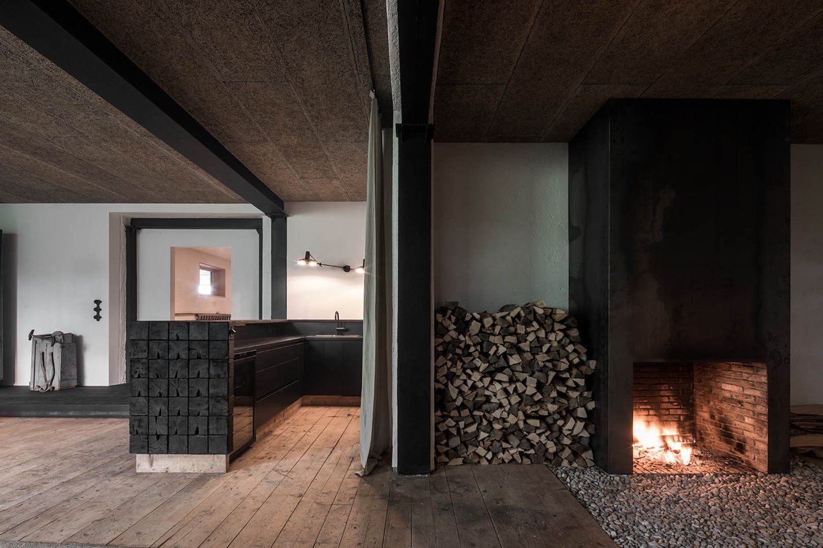 ced_to's tweet photo. A lire attentivement: Lounge T, la tradition japonaise rencontre un chalet alpin autrichien par destilat https://t.co/SB8mlxQ7cp https://t.co/SvU2hP3GBb