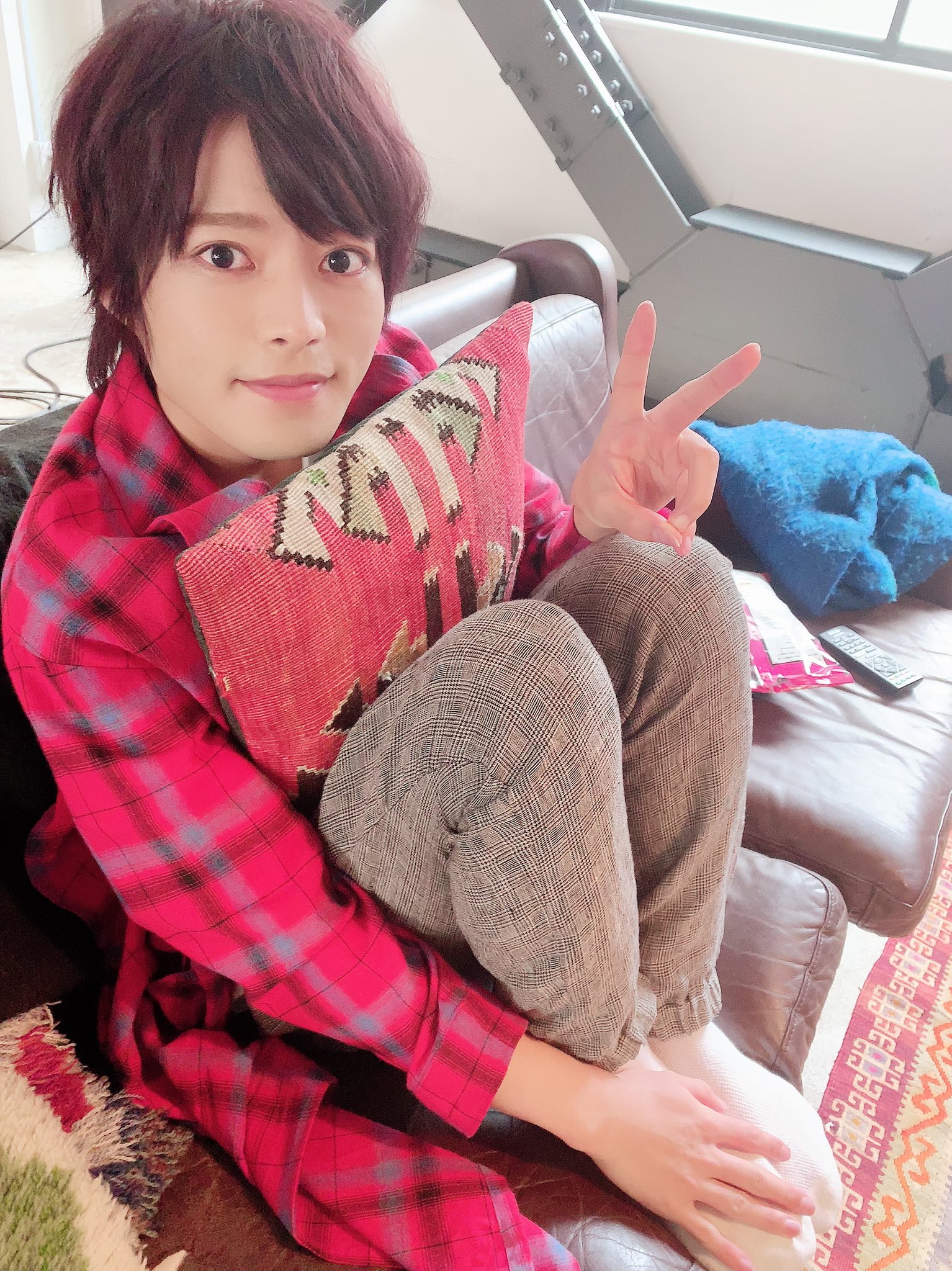 Twitter এ 堀江瞬 ほりえしゅん 声優men にて新連載 ホリエル しシネマる が始まりました 色んな撮影をさせて頂いてます びっくりさせてしまうかも知れません 本当に斬新で楽しい連載になると思います 本日発売 めっちゃかっこいい翔太さんが表紙 Twitter এ 堀江瞬 ほりえしゅん 声優men にて新連載 ホリエル しシネマる が始まりました 色んな撮影をさせて頂いてます びっくりさせてしまうかも知れません 本当に斬新で楽しい連載になると思います 本日発売 めっちゃかっこいい翔太さんが表紙