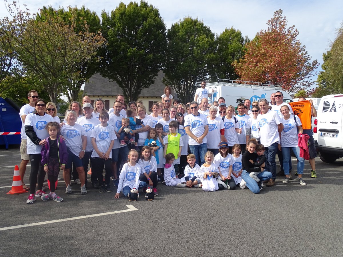groupe_vert's tweet photo. Le samedi 21 septembre, Le Clean Up Day de Plerin a mobilisé du monde pour un grand "coup de propre".
Résultat = 320 kg de déchets ramassés.
Bravo à tous et à l'année prochaine!!
#cleanupday2019 https://t.co/u8c7eTsLq6