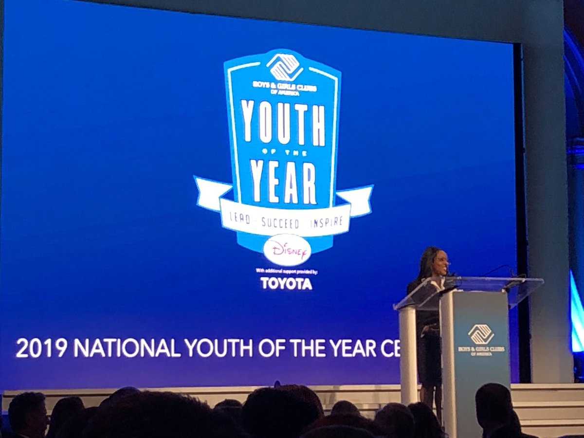 NavyCYP's tweet photo. Congrats to @thedasiabandy! 🎉🎉 Dasia was a shining star last night at the 2019 @BGCA_Clubs #YOY19 Celebration! You are the voice for all military youth and we look forward to witnessing more of your greatness! #StartYourImpossible @CNICHQ @USNavy @NNSYNews https://t.co/tNmBIAnQjM