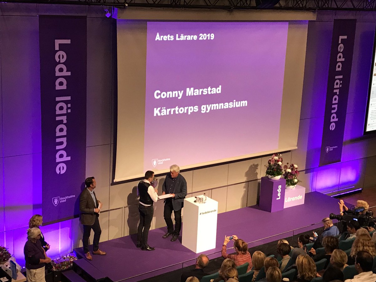 PernillaEricols's tweet photo. Stolt så att jag nästan gråter Conny Marstad Kärrtorps gymnasium❤️ Årets Lärare 2019 på #Ledalärande2019 https://t.co/GscMskBVRU