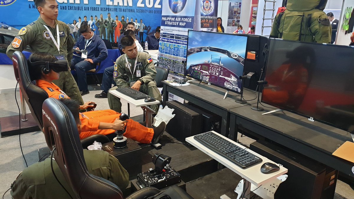 SeanAgapito's tweet photo. Checking out booths from another event here at the World Trade Center and stumbled upon Philippine Air Force's flight simulator utilizing #VR. Cool! https://t.co/LPZPjGYZMJ