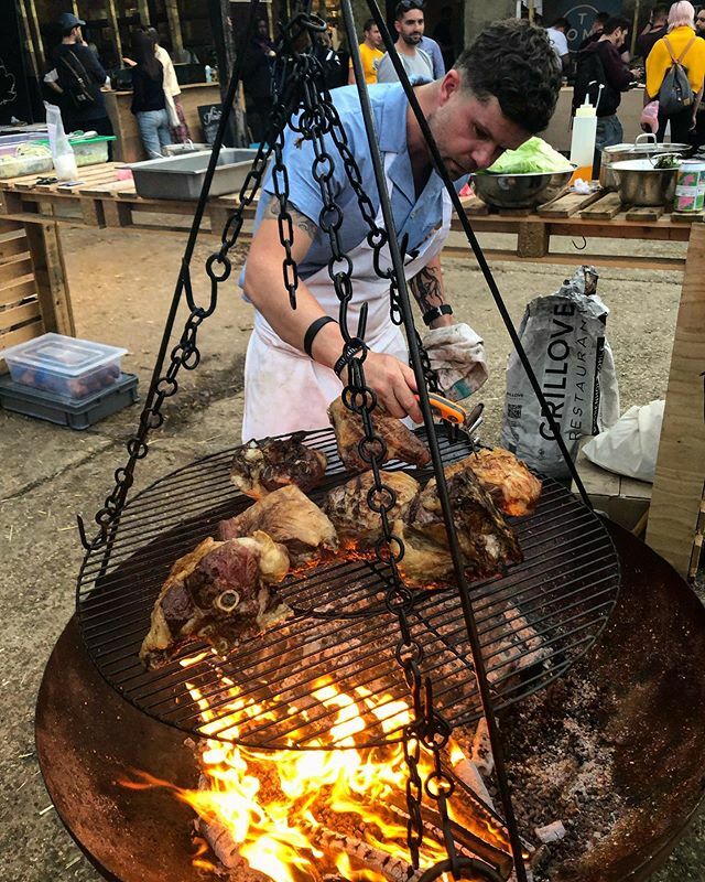 GameChangerBBQ's tweet photo. #tbt keeping the fires stoked with @dougychef for @thedairyclapham ‘s feast @pxplusfestival .
.
.
.
.
.
.
.
.
.
.
.
.
.
.
 #gamechangerbbq #mouthfullallweekend #bushcraft #campfirecooking #dutchoven #food52 #hunter #meatporn #fieldtofork  #farmer #barbeque  #grilling #foodpo… https://t.co/kRnJaiZR7W