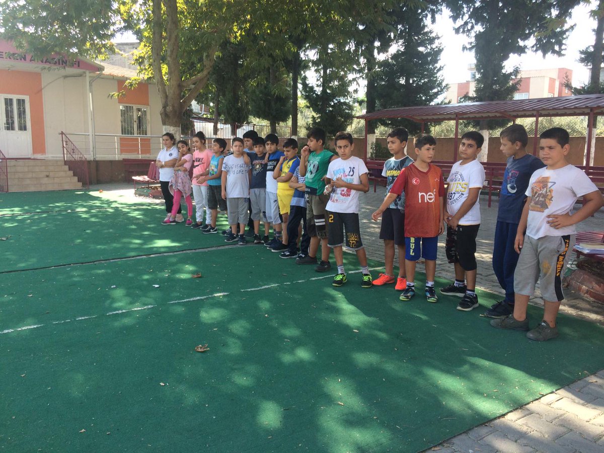 @Osmaniye_GHSIM il Müdürlüğümüz Antrenörleri tarafından okullarda Hokey branşı hakkında bilgi verilerek yetenekli  sporcuları keşif etmeye devam ediyoruz.