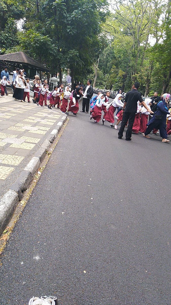 regawan's tweet photo. SERANGGGGGG!!
#SDmelawan #SDbersatu https://t.co/yjLGWuzi4B