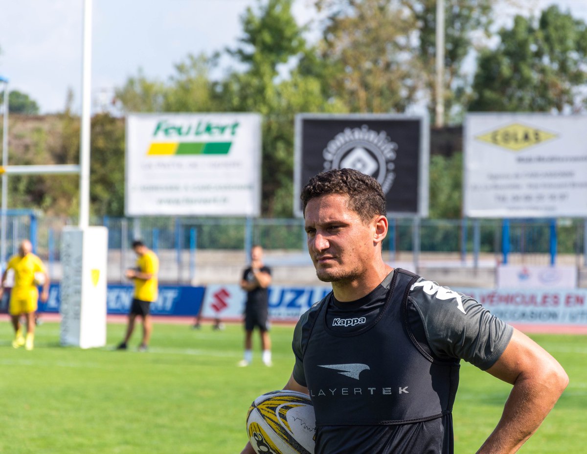 us_carcassonne's tweet photo. 🏉  |  Mise en place #VRDRUSC

Derniers réglages avant le déplacement à @VRDRrugby !

Coup d'envoi demain à 20h00 ⚡️

#TeamUSC https://t.co/BbUWvxMMxK