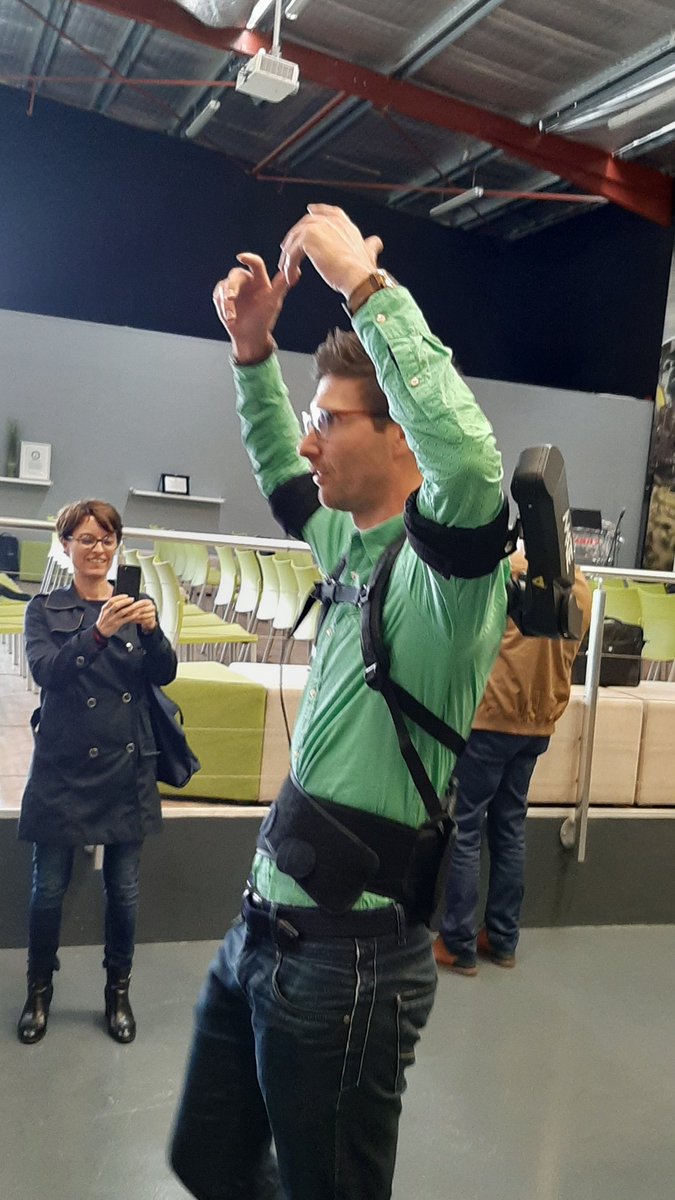 ID4MOBILITY's tweet image. Voilà ce  que vous ratez ! On comprend qu'avec ces équipements,  les postures sont corrigées. Atelier #Exosquelettes @CLAASFrance avec #iturri et @emagein3d
