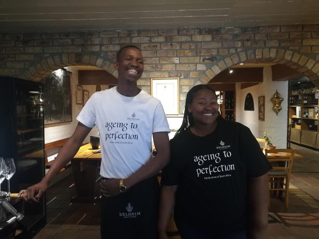 Nikki_PYDA's tweet photo. @PYDAcademy graduates at work @Delheim, a great partner and supporter. Buhle and Nolu looking so fab. #newgenprofessionals#talentlaunched#ndiynikhumbula https://t.co/yESWfj1Tta