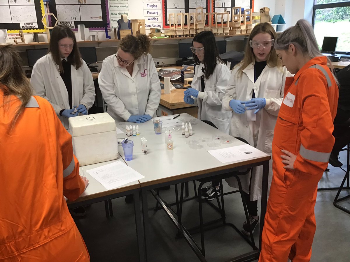 STEM_GHS's tweet photo. What a fantastic start to our Girls in STEM day! Lots of exciting STEM learning taking place! #GHSSepSTEMber #FalkirkSTEMpire https://t.co/oAqVtqJX96
