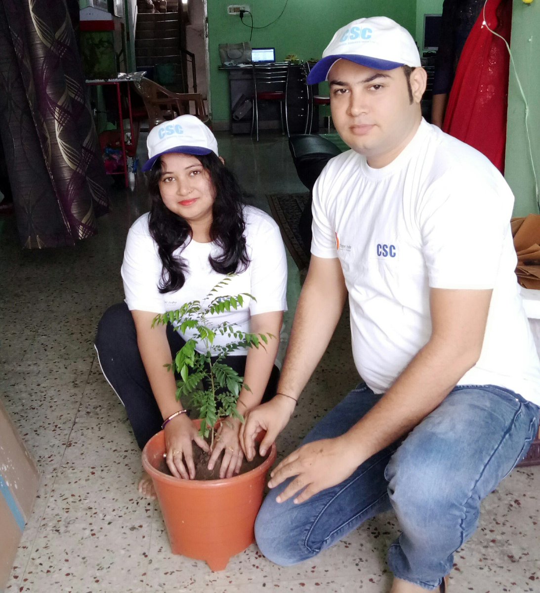 AdilNayar's tweet photo. On 25th Sept Csc Patna City Conducting Plantation For Healthy and Pollution Free Environment.Planted Herbal Plants Like -Tulsi,Alovera,Kari Leafs and many more at Csc Center.
@CSCegov_ 
@BiharCsc 
@ermuditmani 
#Pollutionfreeenvironment.
#TreesForFuture https://t.co/D7sJe8M3JZ