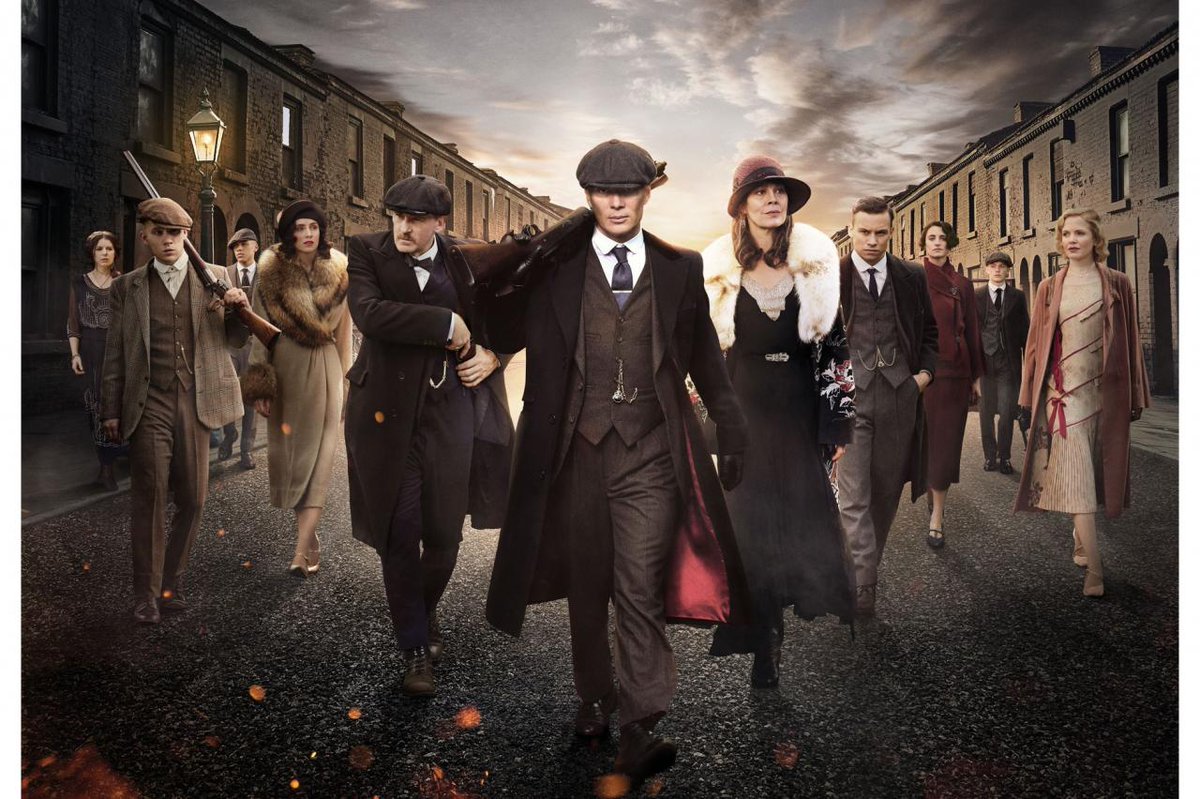 FestSeriesMania's tweet photo. #StevenKnight, le créateur de @ThePeakyBlinder, confirme que la série aura une saison 6. Le tournage commencera début 2020. Et 6 épisodes sont prévus. What a great news !
#PreakyBlinders #tournage https://t.co/1IkqGCe08I