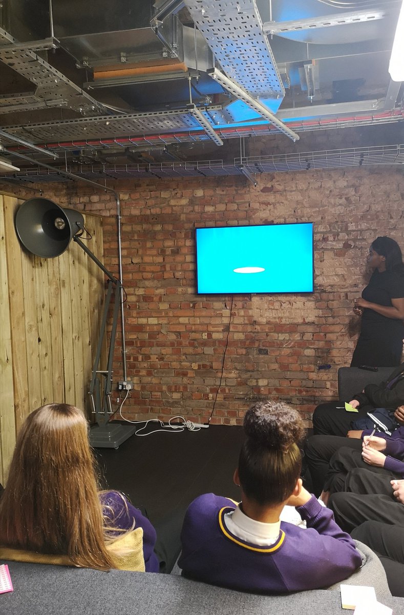 EduResourceBank's tweet image. #RT @AheadP_ship: We're learning about how @WestgateOxford bring their brand to life through social media. Would you pick Instagram or Facebook to sell your product? #madeforgood @LandsecGroup