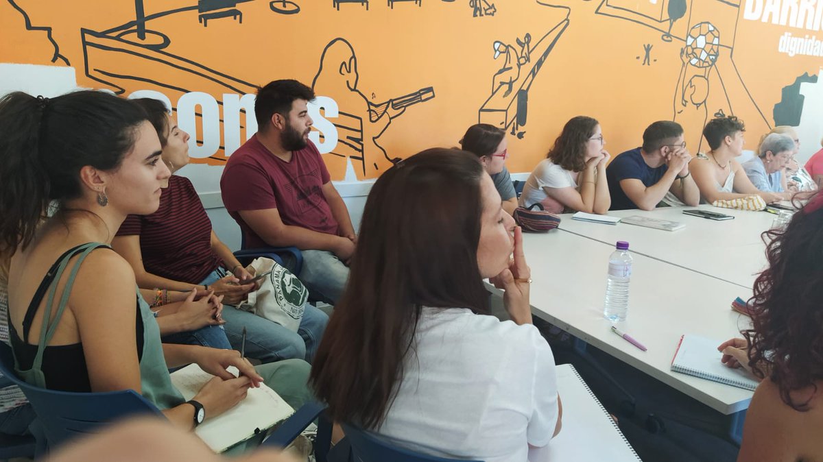 ResFloraTristan's tweet photo. Primera reunión preparatoria para la #10Recogymkha por Polígono Sur. Muchas gracias a todas entidades, asociaciones, organizaciones, vecinos y vecinas, que han dedicado un ratito de la mañana a preparar esta actividad tan bonito que prepara la @ResFloraTristan desde hace 10 años https://t.co/TtlA1pSm0i