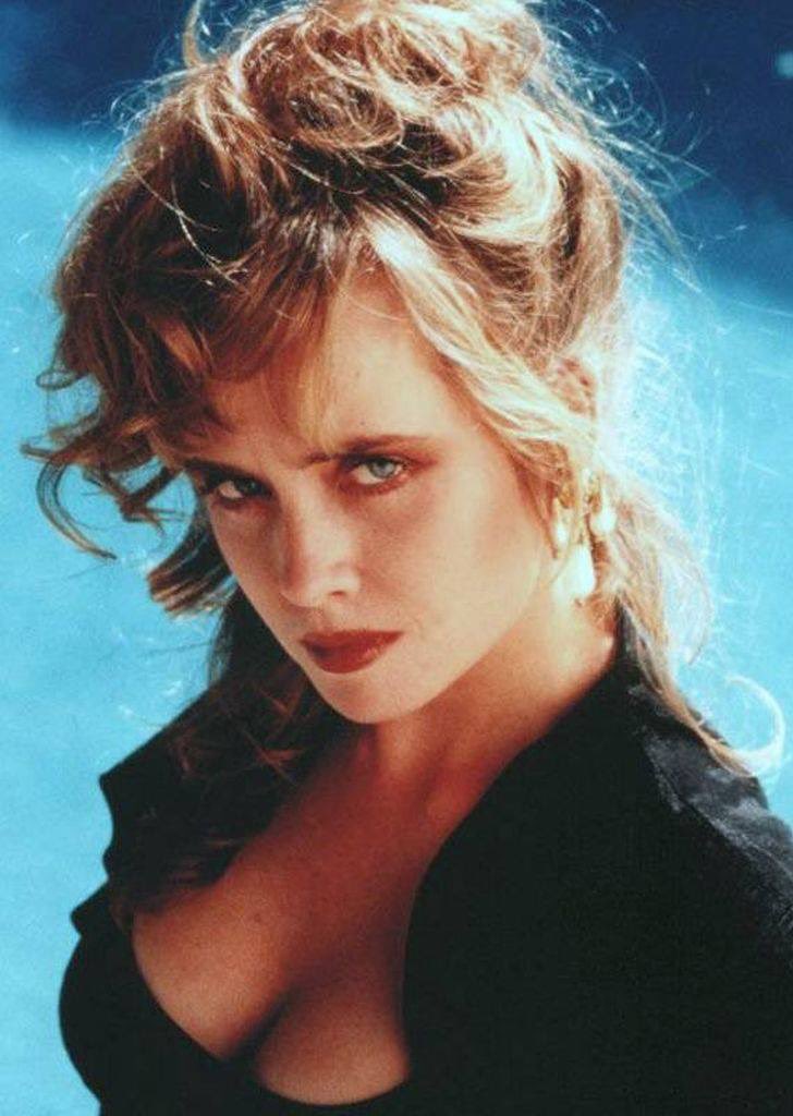 Happy Birthday to Lysette Anthony who turns 56 today! 