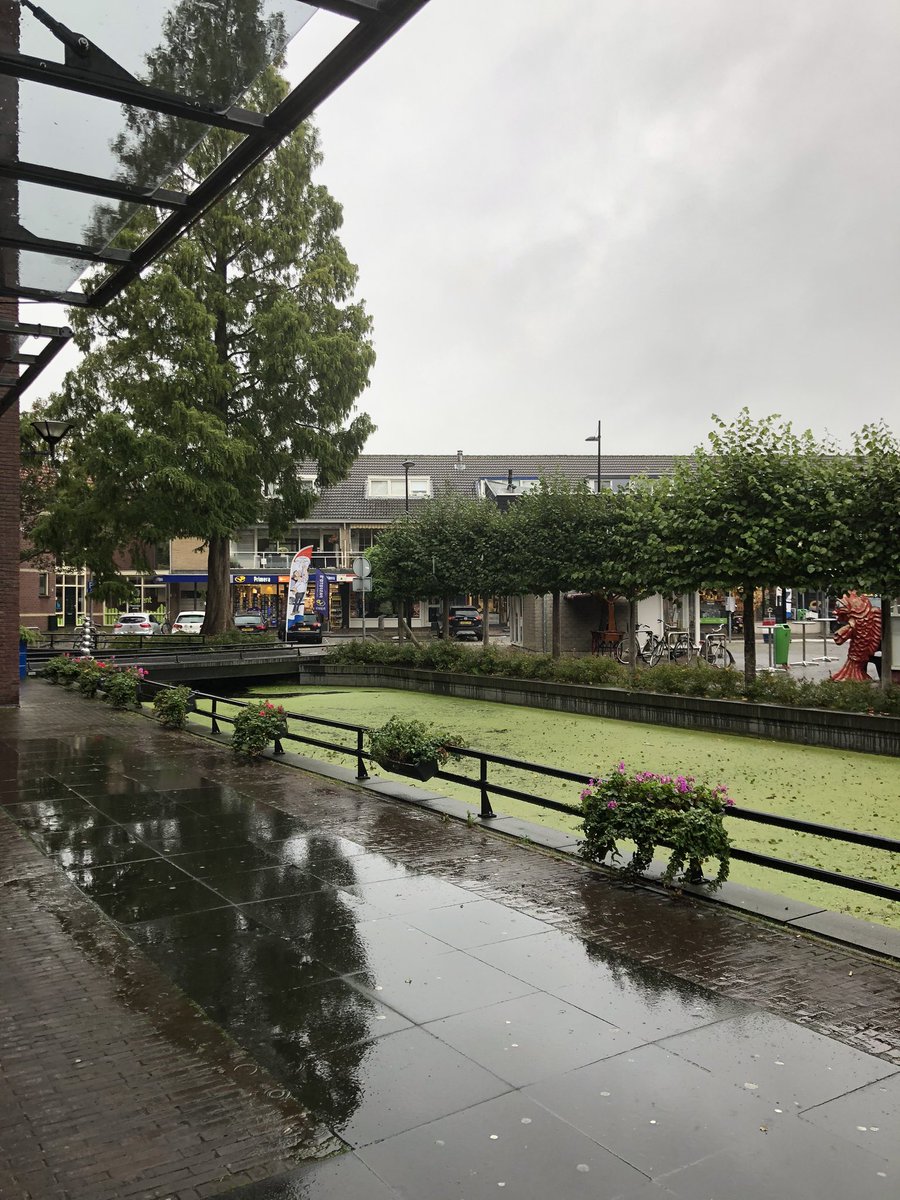 ArendsKathy's tweet photo. Bespreking met zeer betrokken ondernemers Patrick van Hoekse Vis en Zeebanket en Jordy van @PLUSKoelhuis over planning inrichting @bergschenhoek centrum! #samenwerken en #draagvlak met alle belangrijke stakeholders is fundament voor de nieuwe inrichting. @Lansingerland https://t.co/rdEf61D0bv