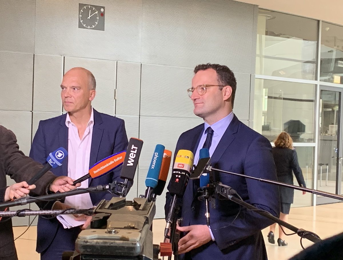 D_Bethkenhagen's tweet photo. Es wird eine lange Nacht im #Bundestag. „Die lange Nacht der #Gesundheit“, sagt @jensspahn. Beschossen werden sollen die #Hebammenreform, das #EIRD sowie die Reform der #Psychotherapie. Erstmals beraten wird heute außerdem die #MDK-Reform, morgen geht es mit dem #DVG weiter. https://t.co/GyUBjXuvEA