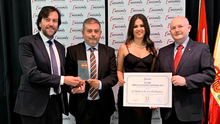 apce_eu's tweet photo. ¡Enhorabuena @Botica_Perfumes! El Instituto de Excelencia profesional, ha concedido en su edición 2019, el premio a la Excelencia Empresarial a #LaBoticadelosPerfumes por su trayectoria y buena calidad. Justo reconocimiento ¡Felicidades! https://t.co/S0zdinqsyO