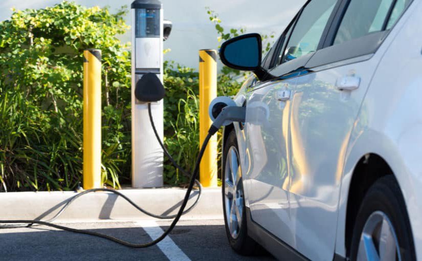 Découvrez les #avantages et les #enjeux pour les #hôtels d'offrir la charge électrique 🔋à leurs clients. Un nouveau #service pour anticiper les futurs besoins clients et accompagner la croissance ↗️du marché de la #voitureélectrique ⚡🚙🔋

▶️ow.ly/Rqh350wrVwg