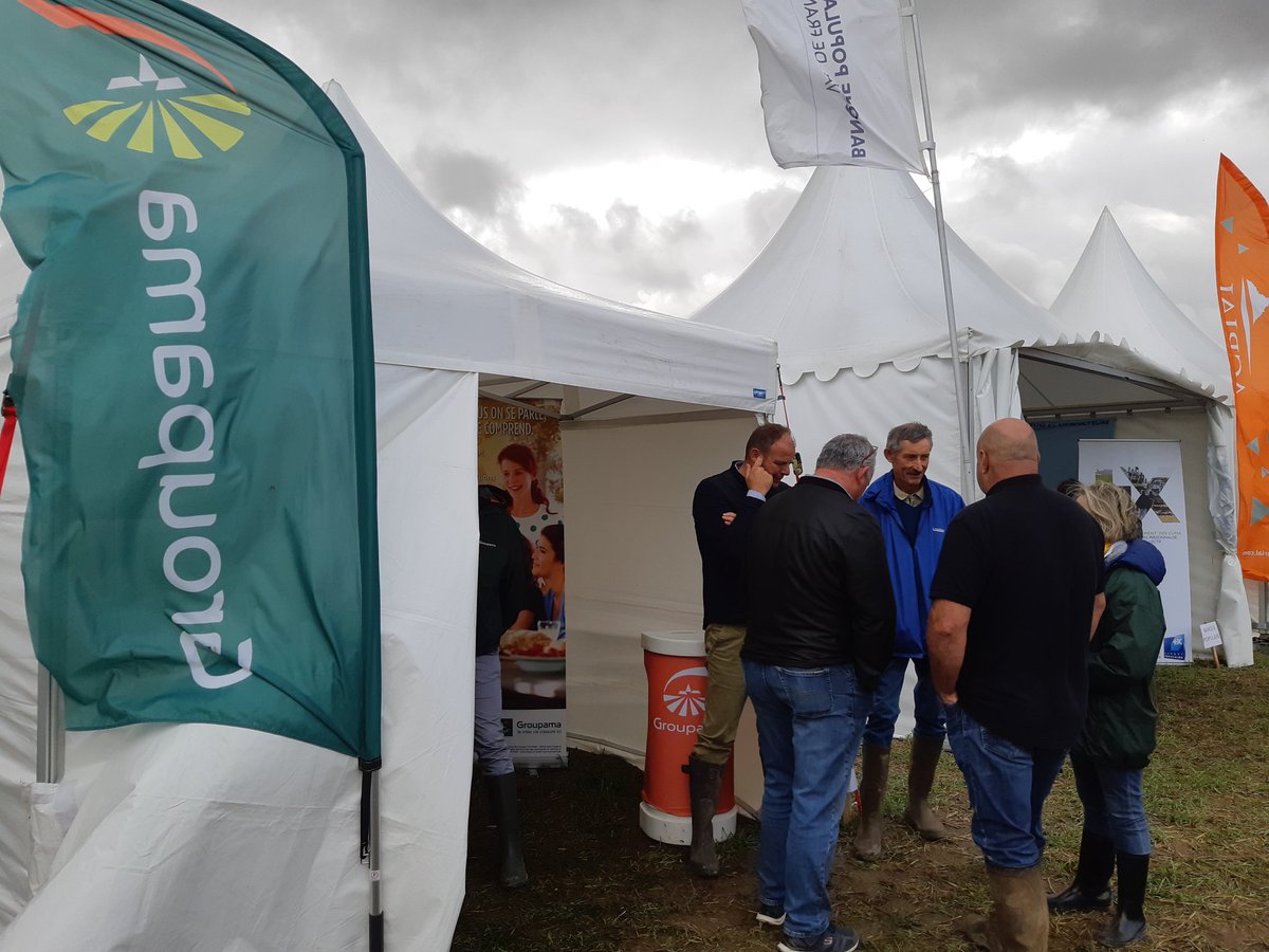 FdGroupama86's tweet photo. Inauguration couvert végétal @#mecasol #agriculture avec représentants #fdcuma @GroupamaCA et lewequipes agricoles de la #vienne https://t.co/O9iNuyZZYj