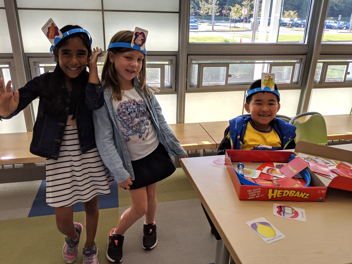 KESLibrary2's tweet image. Everyone is smiling on Wonder Wednesday in the LLC! @KESLibrary2 @hcpslib @shann1189