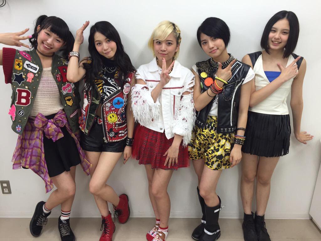 WHATBRDAYISIT's tweet photo. 9/26

2014年
📻古坂大魔王のアイドル倶楽部#26(大矢 渡邊)
⚫︎ゲスト：#アルコ&amp;ピース

2015年
☀️SUMMER GOODSスクラッチ特典会🤝個別握手📸2Sチェキ(私服)✍️グッズサイン
🎉IDOROCK打ち上げパーティー㊗️3周年@山野ホール

#BRJ
#ベイビーレイズ
#今日はベビレ何の日 https://t.co/UHWId6rynV