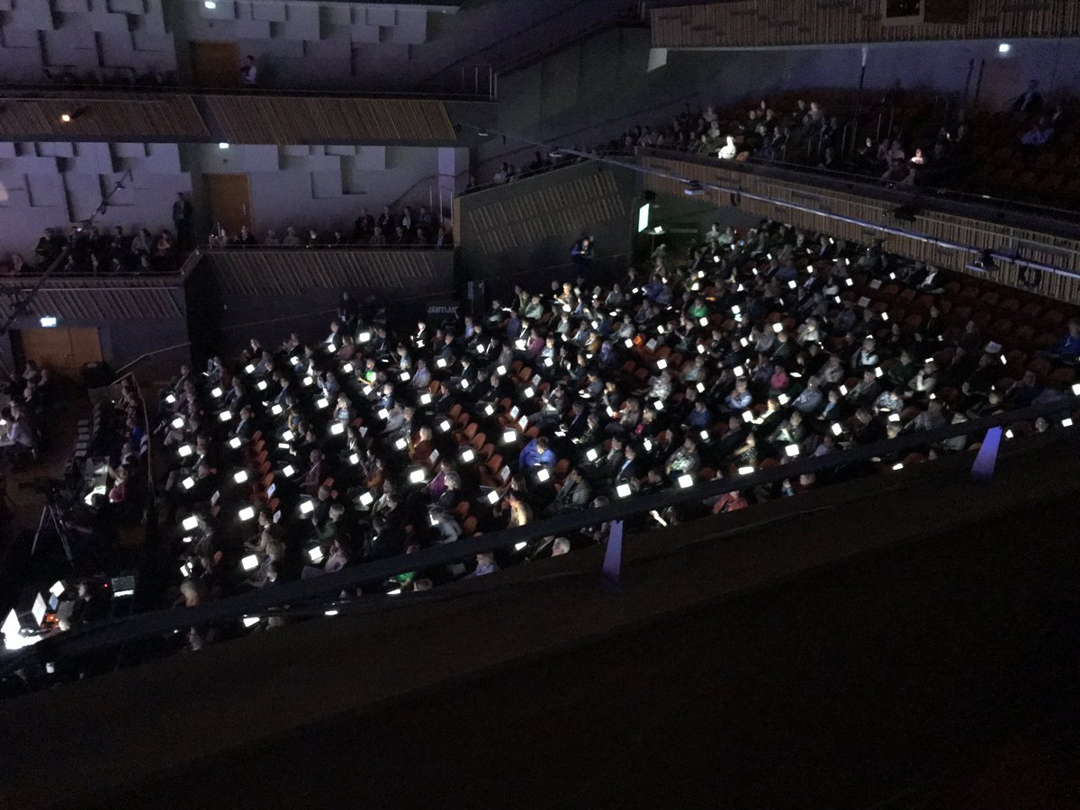 Ett hav av taggade, uppkopplade ombud på #cstämma i Karlstad. Snart kliver Annie upp på scen för att inledningstala. Se talet live på Centerpartiets Facebook. #svpol