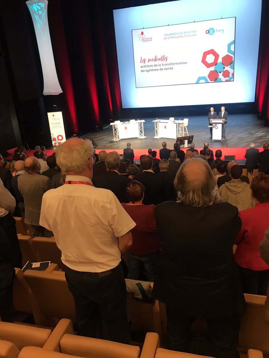 Bel hommage de @ThierryBeaudet et @LaurentHenart aux journées de rentrée de la Mutualité #JRMF2019 à l’annonce du décès de @_JacquesChirac_ , grand ami de la Mutualité