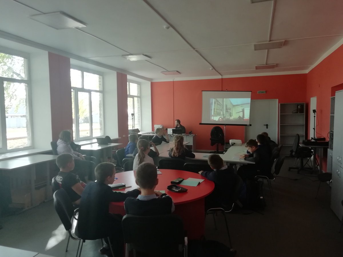 Сегодня обучающиеся 4х и 5х классов ГБОУ СОШ пос. Черновский приняли участие во Всероссийском открытом уроке "Спасатели" портала ПроеКТОриЯ