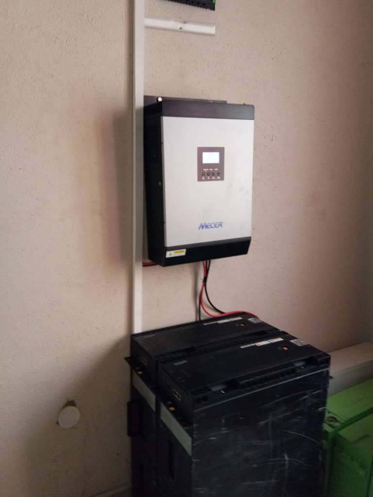 Get your home solar powered and forget about power cuts:For affordable supplies and installation contact:+263776625097/DM for more info... Revolution Engineering#DontJustDreamIt_LiveIt!!