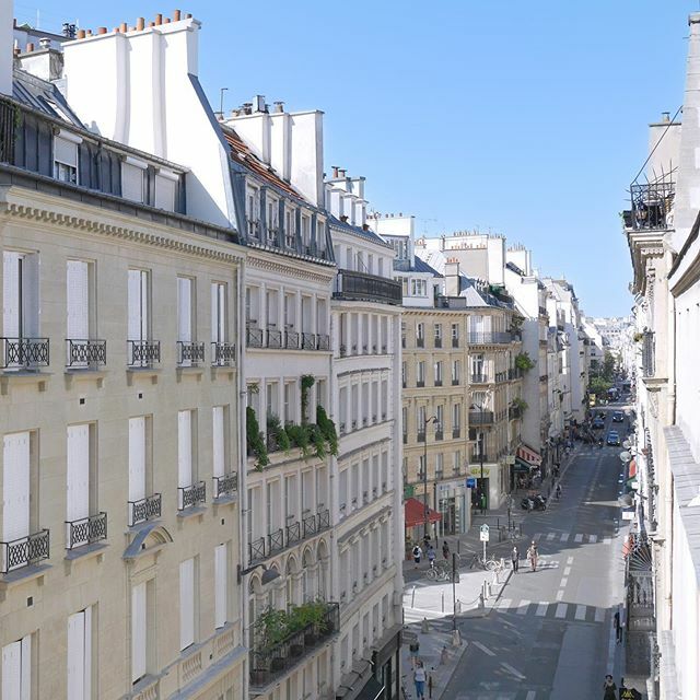 LWM_agence's tweet photo. Bureau avec vue... #officeviewtoday #immeublehaussmannien #bureauparisien #lwminside https://t.co/taTt8Zgll2 https://t.co/OFr0C8xJiK