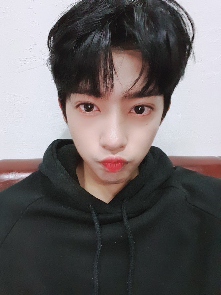 WeInTheZone_twt's tweet image. [#위인더존] 보고싶다요😚#시현