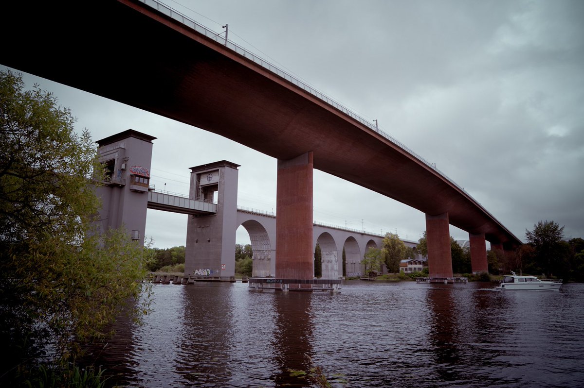 byroberteklund's tweet photo. #walkbyshooting #walkbyshootings #photography #SonyA7III #stockholm #sweden #södermalm #stockholmphoto #stockholmphotography #årstabron #bridge #bridgephotography #bridgephoto #bridgearchitecture #underthebridge #natureinthecity #nature #naturephotography #naturephoto #nofilter https://t.co/bPAdzNTQs3